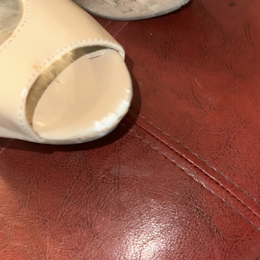 Guess - Picture 3 of 8